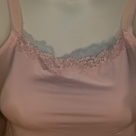 Pink cotton tank w/ flower applique & built in bra (40D) - Picture 5 of 5